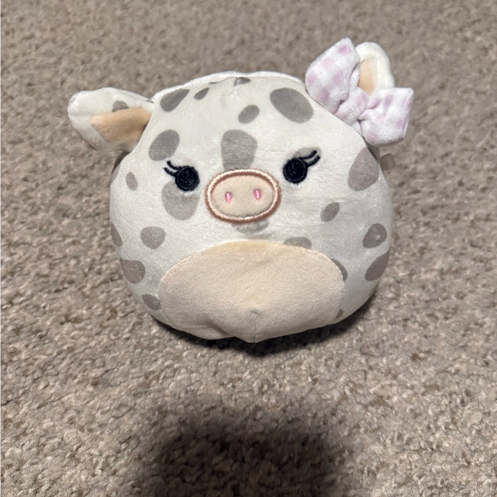 Squishmallows Cream and Gray Pig with Bow